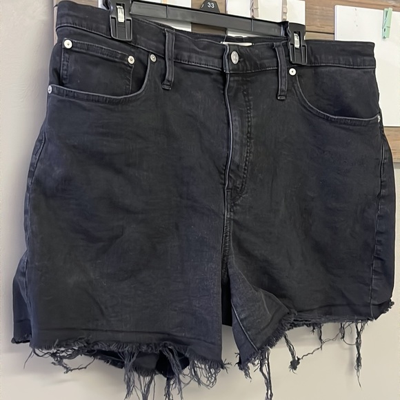 Madewell Women’s High Rise Denim Black Distressed Shorts- Size 33 - Picture 3 of 14